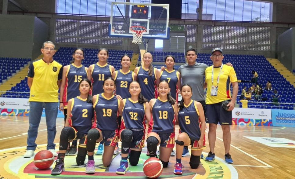 EscobarSanlucas's tweet photo. ¡Ya estamos acompañando a nuestros Tricolores en sus competencias en los Juegos Sudamericanos Escolares Bucaramanga 2024 ! 🇪🇨💪 ¡Con todo el apoyo y enfoque para que den lo mejor de sí en cada prueba! 🏆 #EcuadorEnBucaramanga2024 #JuegosEscolares2024 https://t.co/VT51t4noRX