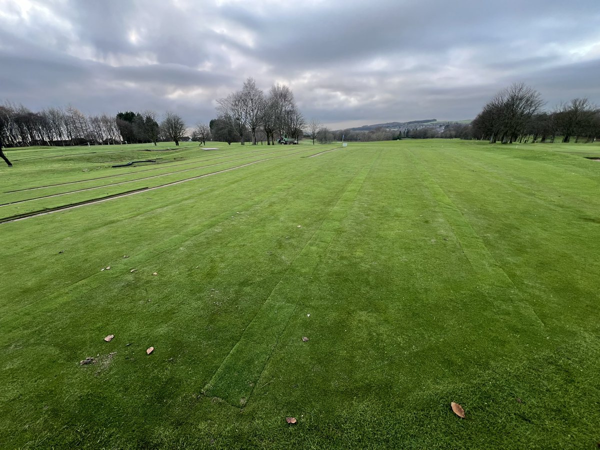 12th greens drainage complete, 8th nearly done with only half of the turfing left to finish. The three *smaller* greens left to finish off now, the end is near (until the next project).😁😁