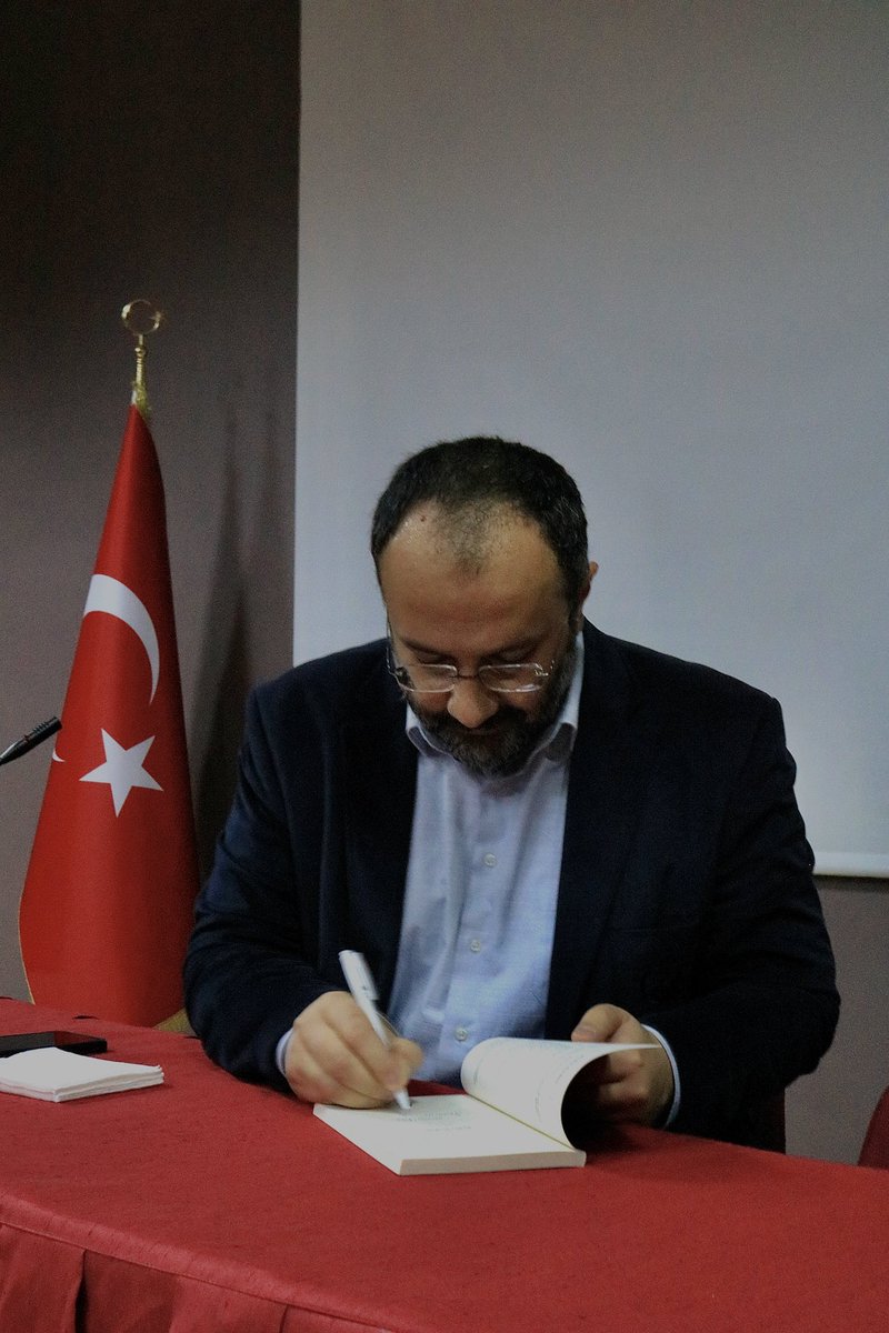 Gazze denilince akla bir duruşun nasıl sergileneceği gelir ve insanlığa ders niteliğindedir. Taha Kılınç ile bu duruşu irdelediğimiz  “Gazze Bize Ne Öğretti?”*adlı seminere katılan tüm hocalarımız ve arkadaşlarımıza teşekkür ediyoruz.
<a href="/istnbulilahiyat/">İstanbul İlahiyat Resmî</a>