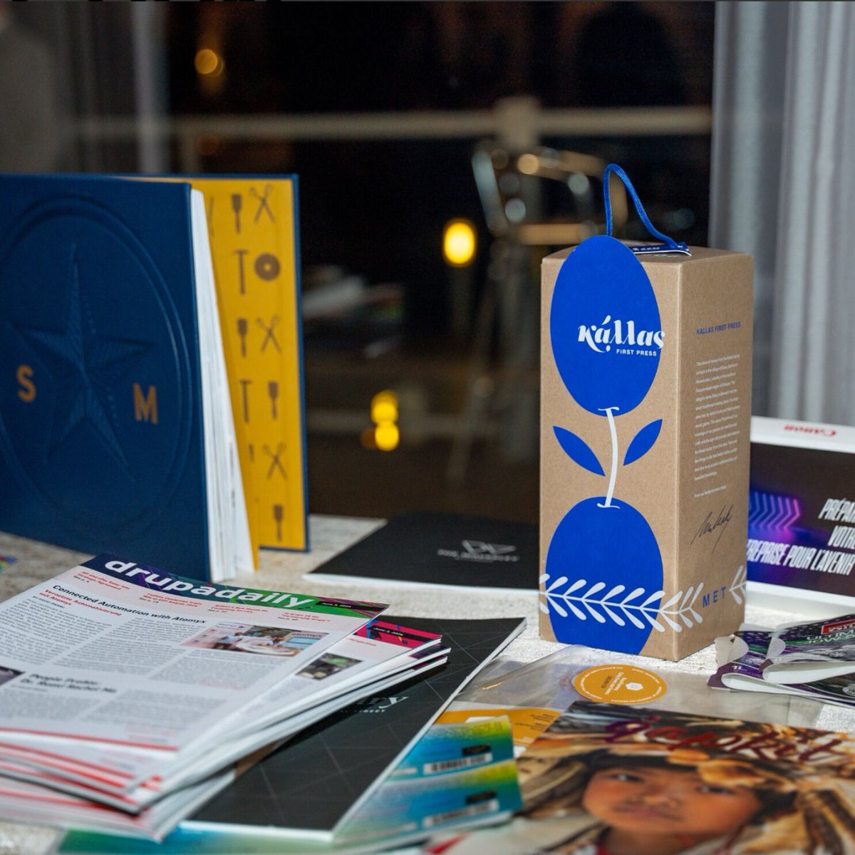 metprinters's tweet image. MET Fine Printers took home several top honours at this year’s Canadian Printing Awards:

Brochures &amp;amp; Booklets
Winner: Truth + Joy, Lululemon Book

Books, Digital
Winner: Fraser Mills Debut Brochure

metprinters.com

#MET #METPrinters #CanadianPrintingAwards