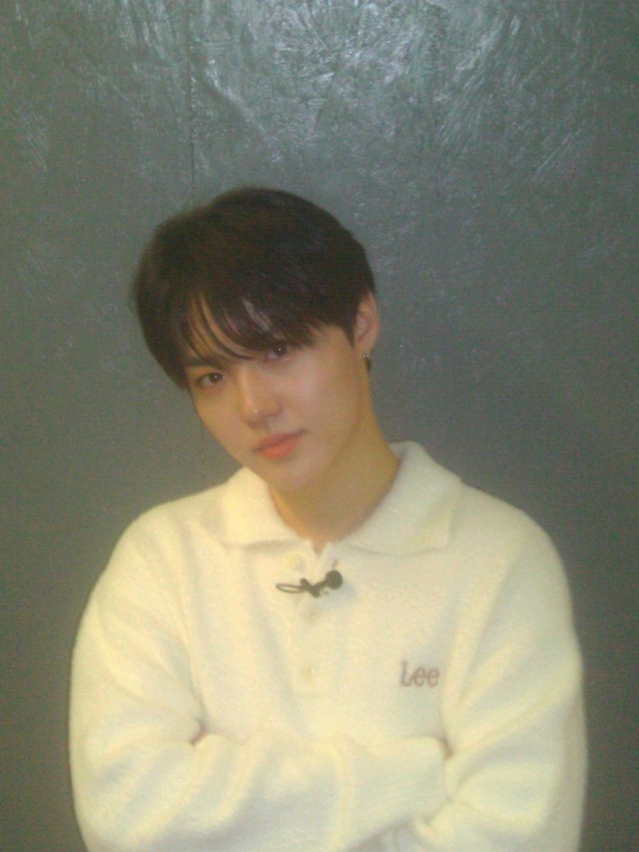 SamSomSum03's tweet photo. happy doyoung day!! 🤍🤍🤍 https://t.co/2yWN2bD8Z7