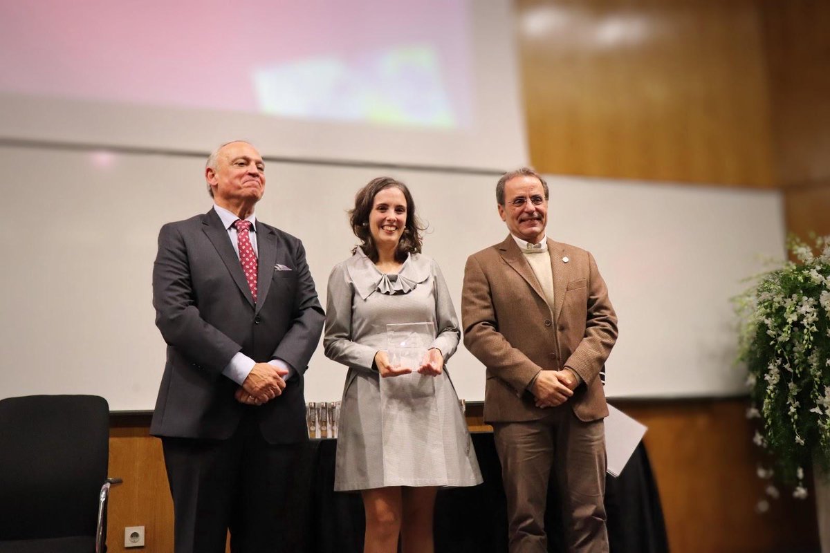 Raquel da Silva (@raquelbpsilva) on Twitter photo Very happy for receiving this year's teaching award at my faculty. The reason why I got it in explained on this thread 👇 Very happy for receiving this year's teaching award at my faculty. The reason why I got it in explained on this thread 👇
