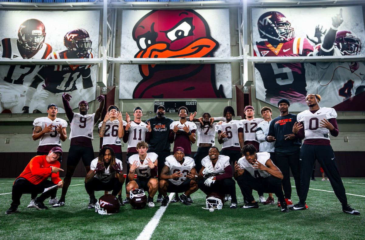 Coach_Mines's tweet image. As coaches we love to help change and impact our players lives, but I've learned to appreciate the players who have helped change mine! Love y’all boys #BadBoyz 🦃