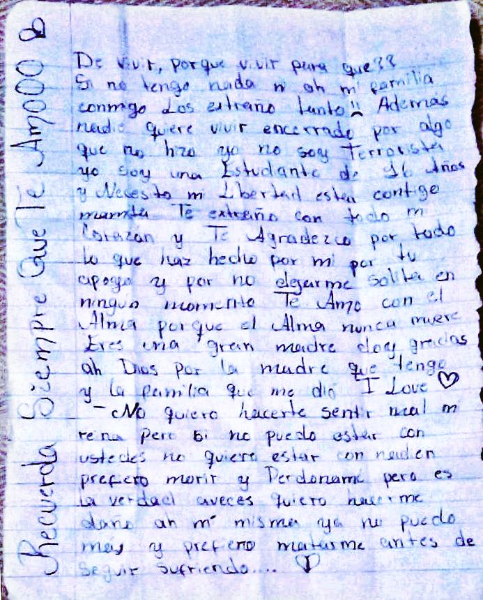 VenteDDHH's tweet photo. #HistoriasDeRepresión 

"Si no puedo estar con uds, no quiero estar con más nadie. Prefiero morir (...) A veces quiero hacerme daño a mi misma. Ya no puedo más". 

Este es el sentimiento de Mariana González, expresado a su madre mediante una carta, tras 4 meses de detención arbitraria. 

La joven de 16 años fue detenida el 29Jul durante el contexto postelectoral. 

Esta es la realidad que enfrentan más de 1900 personas que han sido detenidas por el régimen, y que hoy sufren un daño irreparable. 

Exigimos su libertad inmediata y justicia para todos los responsables de estas atrocidades.