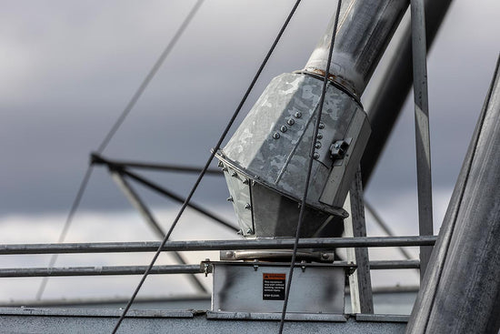 ExpressFGParts's tweet image. Upgrade your grain flow with our DBAR Cushion Boxes! 🌾

Featuring an adjustable baffle to cushion grain and reduce damage. Available in multiple sizes &amp;amp; materials.

🔗 Shop Now: expressfgp.com/products/dbar-…

#ExpressFGP #GrainFlow #CushionBox #GrainHandling