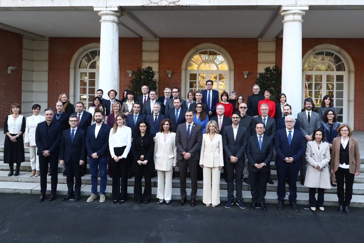 Eva Alcón UJI (@evaalconuji) on Twitter photo He representado a <a href="/CrueUniversidad/">Crue Universidades</a> en la presentación en <a href="/desdelamoncloa/">La Moncloa</a> de los 22 asesores científicos que se incorporarán a los ministerios para reforzar la conexión entre el Ejecutivo y la comunidad científica y contribuir a la mejora del diseño de las políticas públicas.
(+) He representado a <a href="/CrueUniversidad/">Crue Universidades</a> en la presentación en <a href="/desdelamoncloa/">La Moncloa</a> de los 22 asesores científicos que se incorporarán a los ministerios para reforzar la conexión entre el Ejecutivo y la comunidad científica y contribuir a la mejora del diseño de las políticas públicas.
(+)