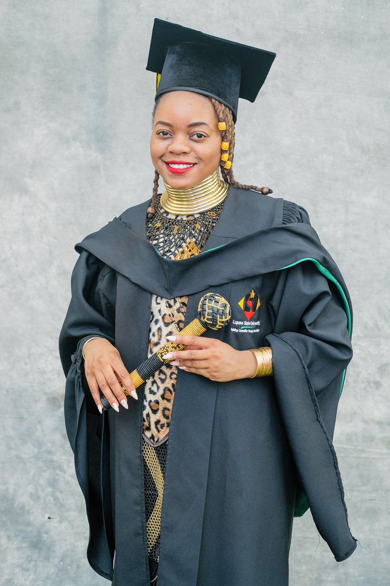 She Who Wears A Crown tweet media