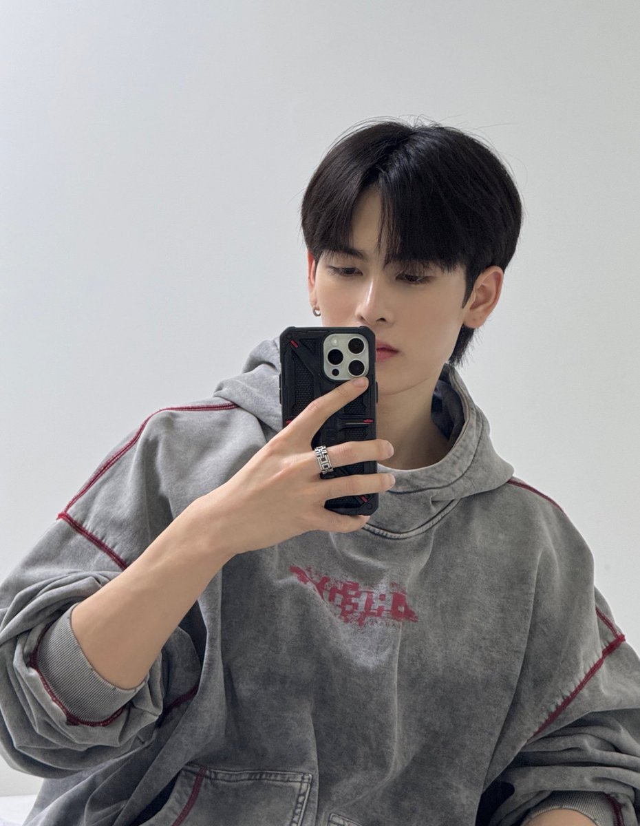 Feeling a bit bored today… Any fun and chill challenge ideas i should try? Something simple but exciting would be perfect to mix things up a bit!