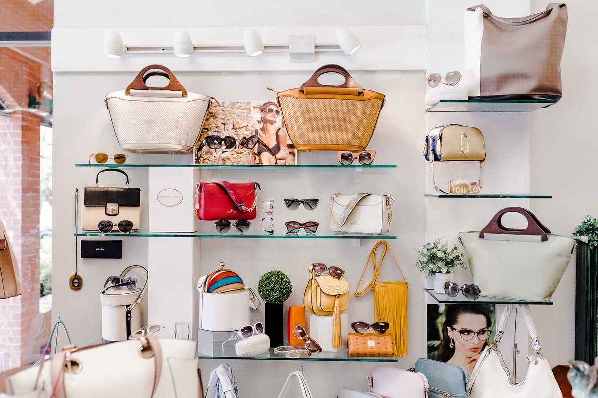 Stylish &amp; functional, Eyeglass Charlie's provides high-quality frames that complement anyone's look. It's the perfect gift for those who value both aesthetics and everyday utility. 👓 

✨ Check out more chic gift ideas in the Pavilions Holiday Gift Guide: shoppavilions.com/holiday-gift-a…