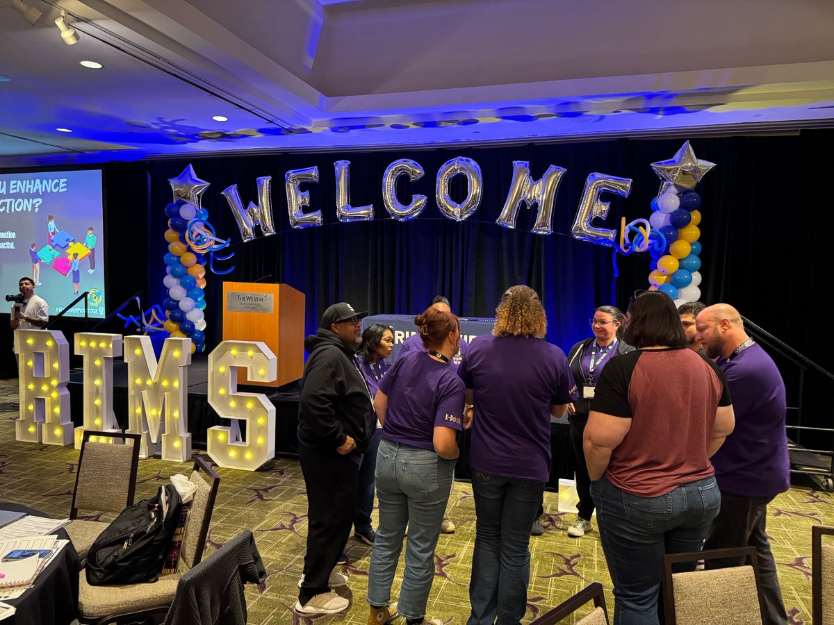 RIMSAVID's tweet photo. 📸 Capturing moments of educators in action! Collaboration and community are the driving forces behind meaningful change in education. How are you connecting with your team? 🤝 #CollaborationMatters #AVIDCommunity https://t.co/AIO9jL3xhb