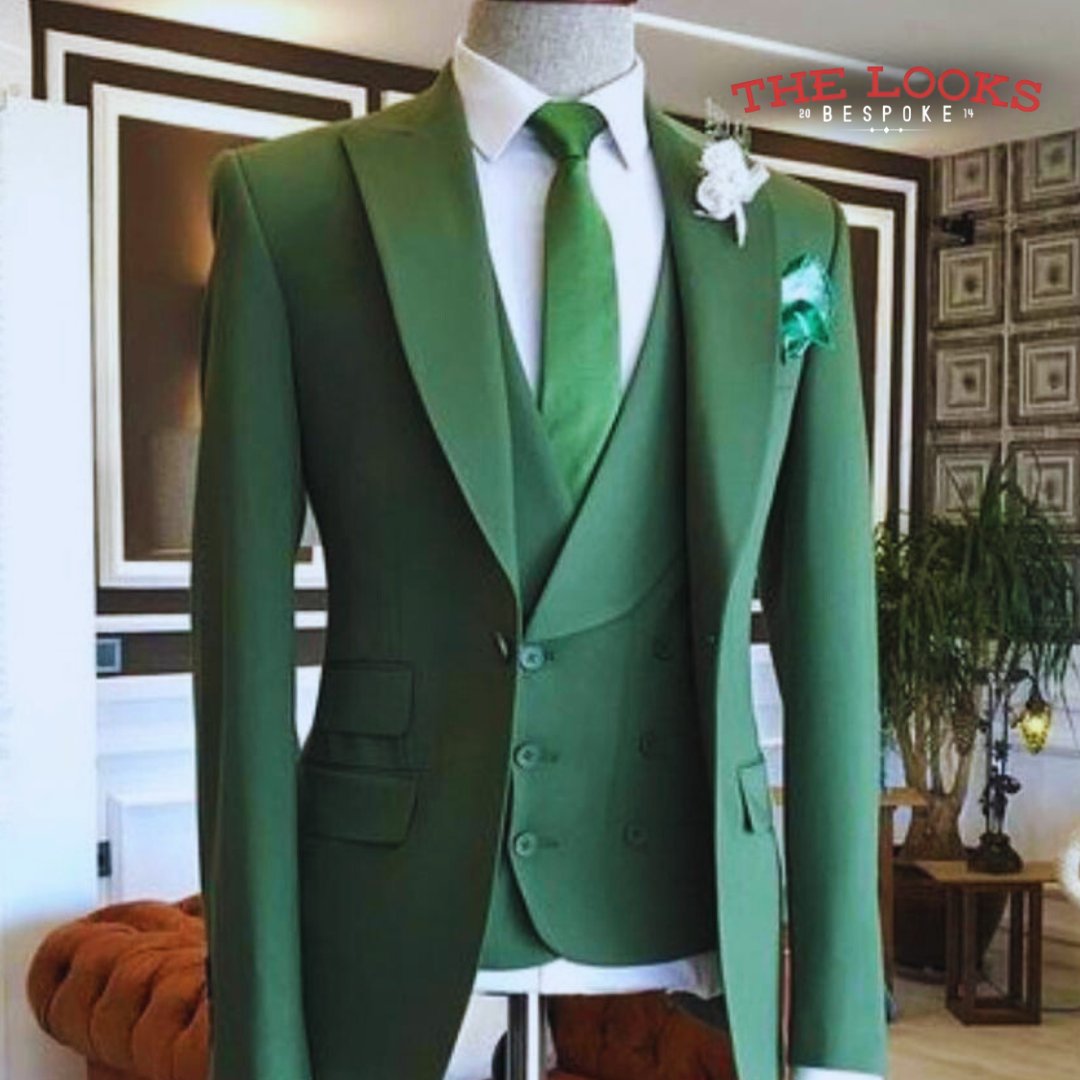 thelooksuganda's tweet image. Be the best-dressed guest this season. 💃🕺 Whether it’s a festive dinner or a corporate party, our bespoke designs ensure you’ll make an unforgettable entrance. Book a consultation today to design your holiday masterpiece! #HolidayStyle #BespokeFashion #LooksBespoke