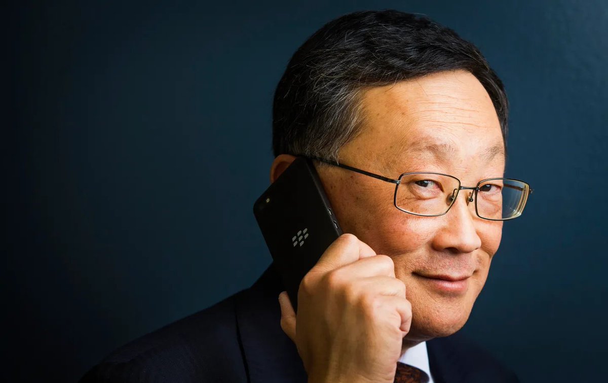 In 2013, Blackberry was LOSING $1 Billion every quarter.

No one was buying their phones. Everyone said they were finished.

Then their new CEO made ONE move that put them on top of an industry no one saw coming.

Here's how he pulled off the most shocking comeback ever: 🧵