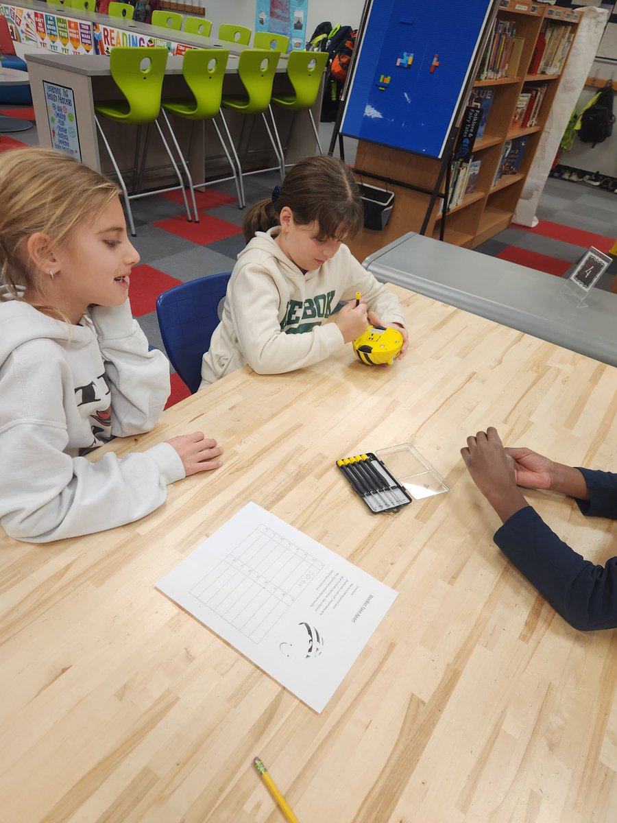 Katie Scott tweet media