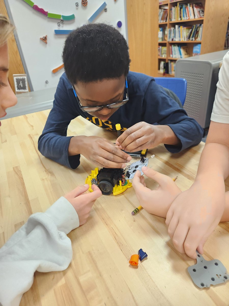 Katie Scott tweet media