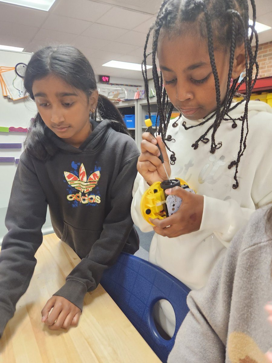 Katie Scott tweet media