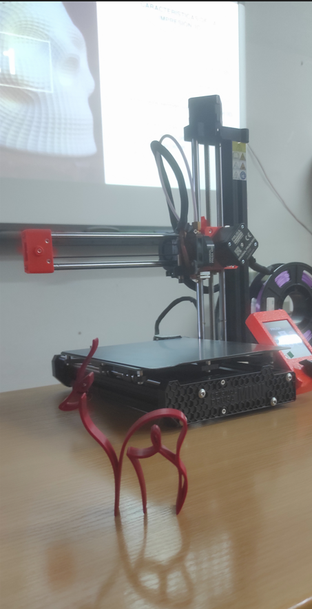 CFIESA_CTT's tweet photo. Formación en impresión 3D con Jorge Martínez en el @CPizarrales 
@cfiesalamanca
#formaciónCyL https://t.co/sQ3mirqOHU