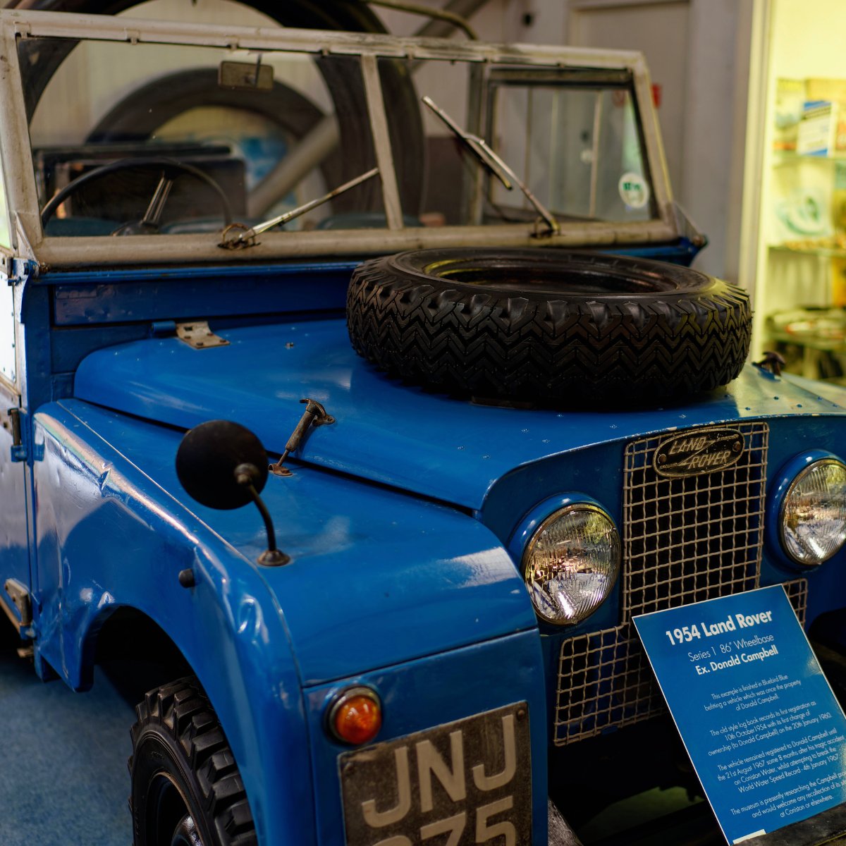 🚗✨ Donald Campbell’s 1954 Land Rover Series 1, in Bluebird Blue, was registered to the speed legend from 1960-67—even after his tragic Coniston Water accident. Share your memories of it! 💬

Read more: ow.ly/1jEI50UjWHP