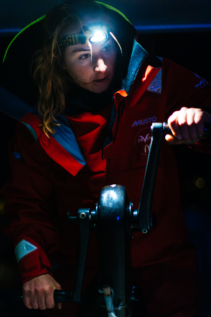 AAuteuil's tweet photo. Violette Dorange, notre marraine, s'apprête à doubler le Cap de Bonne Espérance dans des conditions difficiles : vents forts et grandes vagues. Elle franchit le 1er des 3 caps de son tour du monde. Soutenons-la dans cette étape clé ! 🌊💪 #VG2024 #VendéeGlobe2024 https://t.co/p4X4xzBx4P