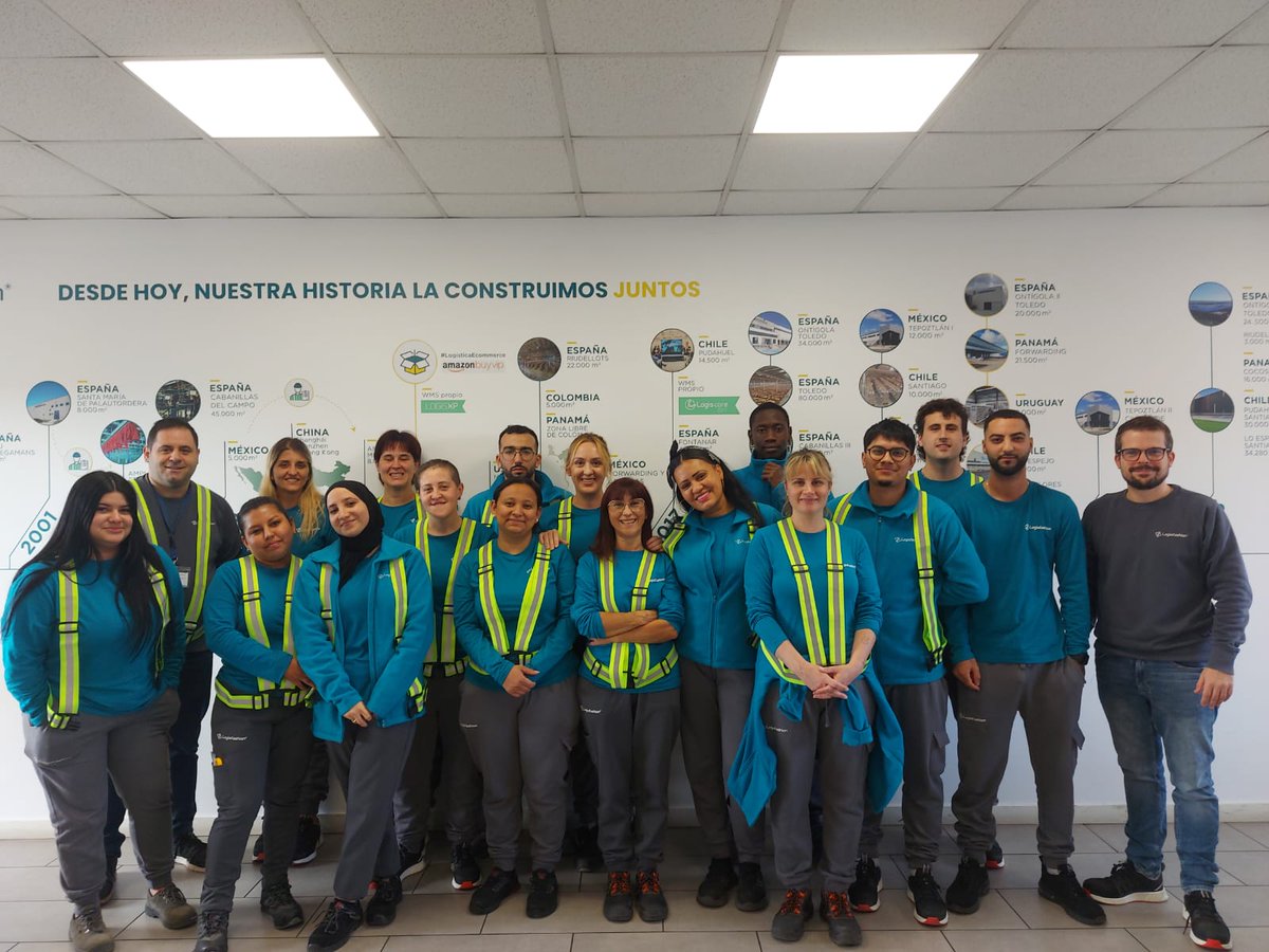 En nuestro centro #Logisfashion Riudellots de la Selva en Gerona 🎉 queremos darle la bienvenida a las nuevas incorporaciones que llegan a reforzar al equipo 🙌. ¡No podríamos estar más content@s de seguir avanzando juntos! 🚀