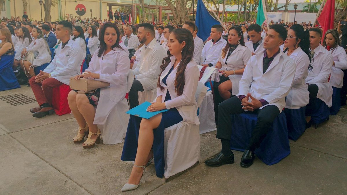 (…) Para ser médico se requiere una sensibilidad exquisita, una gran calidad humana, gran capacidad intelectual y una moral a toda prueba”.

3 de Diciembre, Día de la Medicina Latinoamericana. 

#SomosFEU
