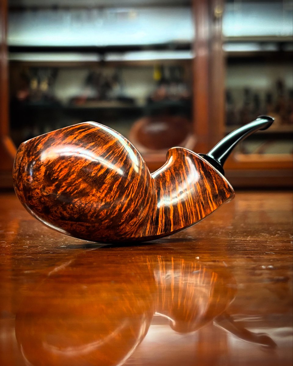 alpascia's tweet photo. Peter Heding Diamond #madeindenmark #peterhedingpipes #smokingpipes #alpasciapipes https://t.co/qAkyxb5r31