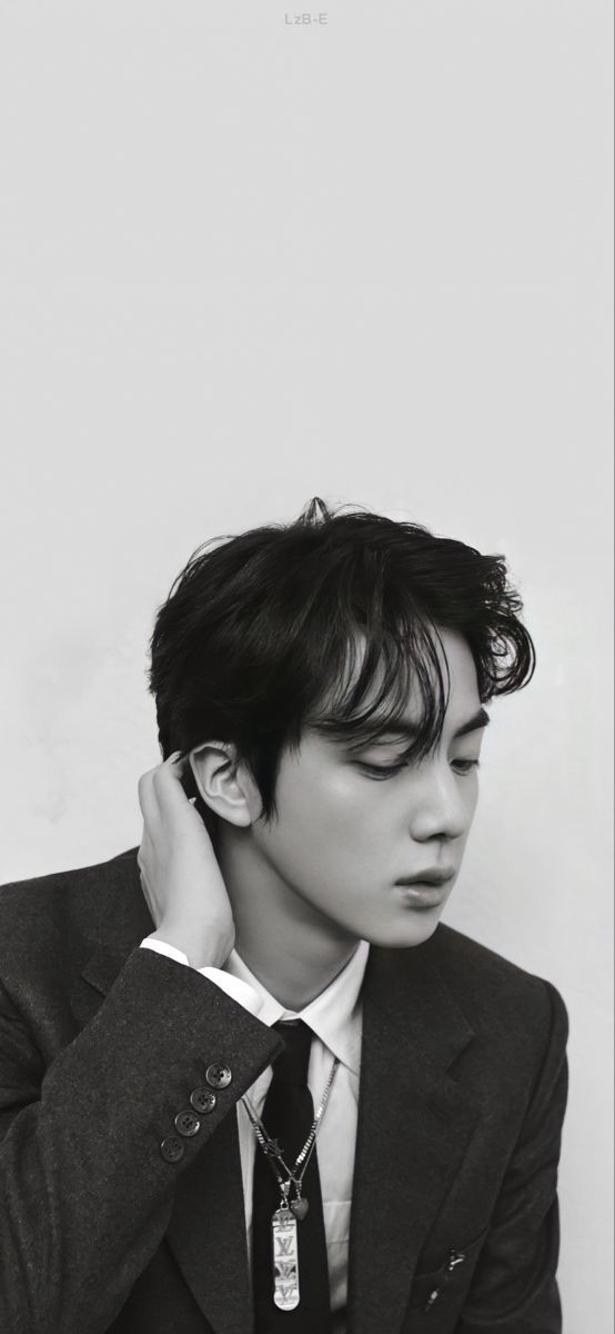 hnzdger's tweet photo. Happy birthday our Moon🌙 
#JINDAY
#HappyJinDay
#HappyBirthdayJin https://t.co/8xgGtYNC7E