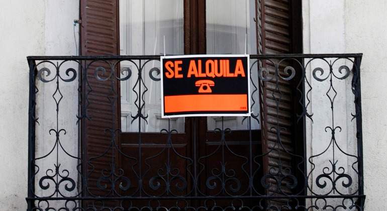 UGTCyL's tweet photo. 🏙️Si quieres instalarte en Castilla y León y necesitas una vivienda ya puedes optar a las subvenciones destinadas al alquiler de vivienda o habitación

🗓️Presentación de solicitudes hasta 31 enero 2025

👇Aquí puedes acceder a la información que necesitas

https://t.co/IAtp7hzOAH https://t.co/FyLEqUrOdB