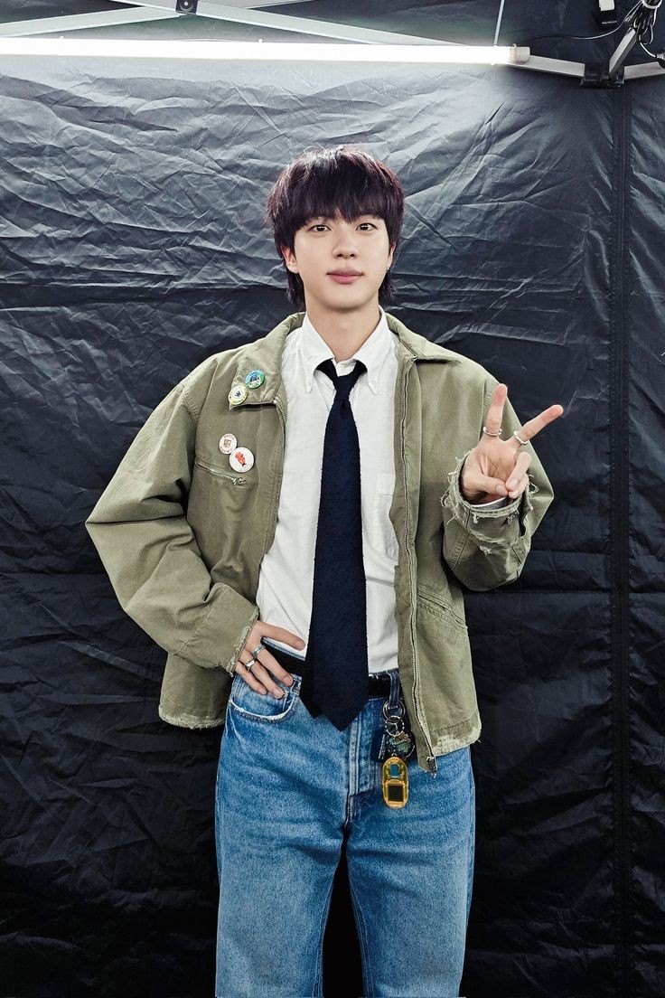 hnzdger's tweet photo. #RunningWildWithJin
세계 최고의 형, 당신의 생일을 축하합니다! 우리는 언제나 당신을 사랑해요! 💜 https://t.co/580Lys281K
