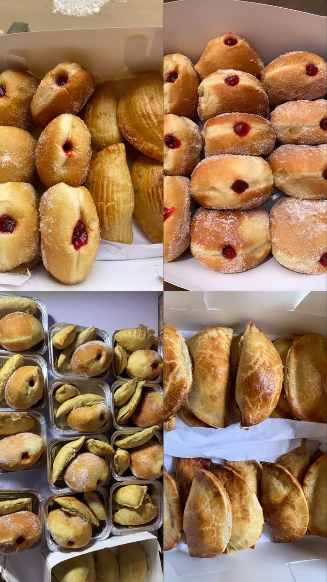 cakesbykofo's tweet photo. Christmas in few weeks,we are taking orders on Christmas cake and pastries 
Send us a dm to place your orders 
Jam doughnuts
Box of 6~5000naira 
Box of 8~7500naira
Box of 12~10,000naira
Meatpie/chickenpie
Box of 6~8,000naira
Box of 12~16,000naira
Location:lagos
Please repost🙏🏾 https://t.co/TQzaOAadJf