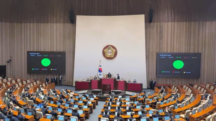 JUST IN: 🇰🇷 South Korean parliament votes 190-0 to block President Yoon's martial law declaration.