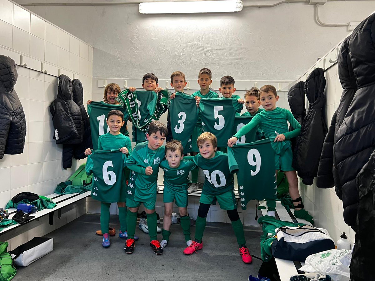 CDVictoriaCF's tweet photo. 🟢PREBENJAMIN "A" | Partidazo de nuestro Prebenjamin A que supero por 2-1 al @CDParquesol
ℹ️ Mas información en nuestra pagina web.
#PrebenjaminA #CDVictoriaCF https://t.co/KdsSxzmcOb