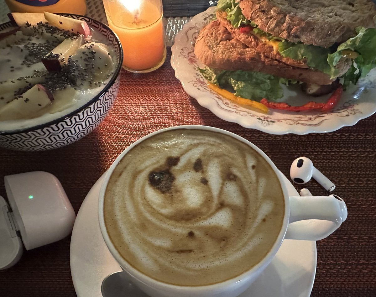 HiCoff33's tweet photo. محبت اور کافی ایک ایسا نشہ ہیں جو تمام عمر انسان کو مد ہوش رکھتا ہے❣️
#lightdinner https://t.co/rrYZqxCfdc