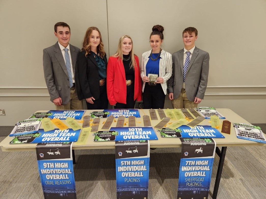 WSU Extension (@wsuextension) on Twitter photo Impactful 4-H programming provided these WA youth w/ the chance to participate @ the National 4-H Livestock Judging Contest, the premiere youth livestock competition in the nation & biggest worldwide. #GivingTuesday #GoCougs
Your gift makes a difference ⬇️! Impactful 4-H programming provided these WA youth w/ the chance to participate @ the National 4-H Livestock Judging Contest, the premiere youth livestock competition in the nation & biggest worldwide. #GivingTuesday #GoCougs
Your gift makes a difference ⬇️!