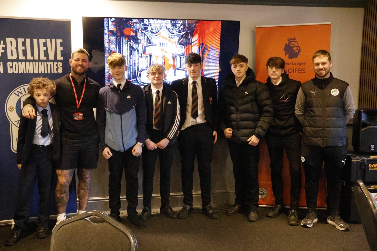 LaticsCommunity's tweet image. 🙌 Safer Communities Day

Yesterday, we held our annual #PLInspires Safer Communities Event to raise awareness about the dangers of gangs, county lines and knife crime. 

A huge thank you to the fantastic speakers from @1message6 and @JJeffect18, who spoke to students about their…