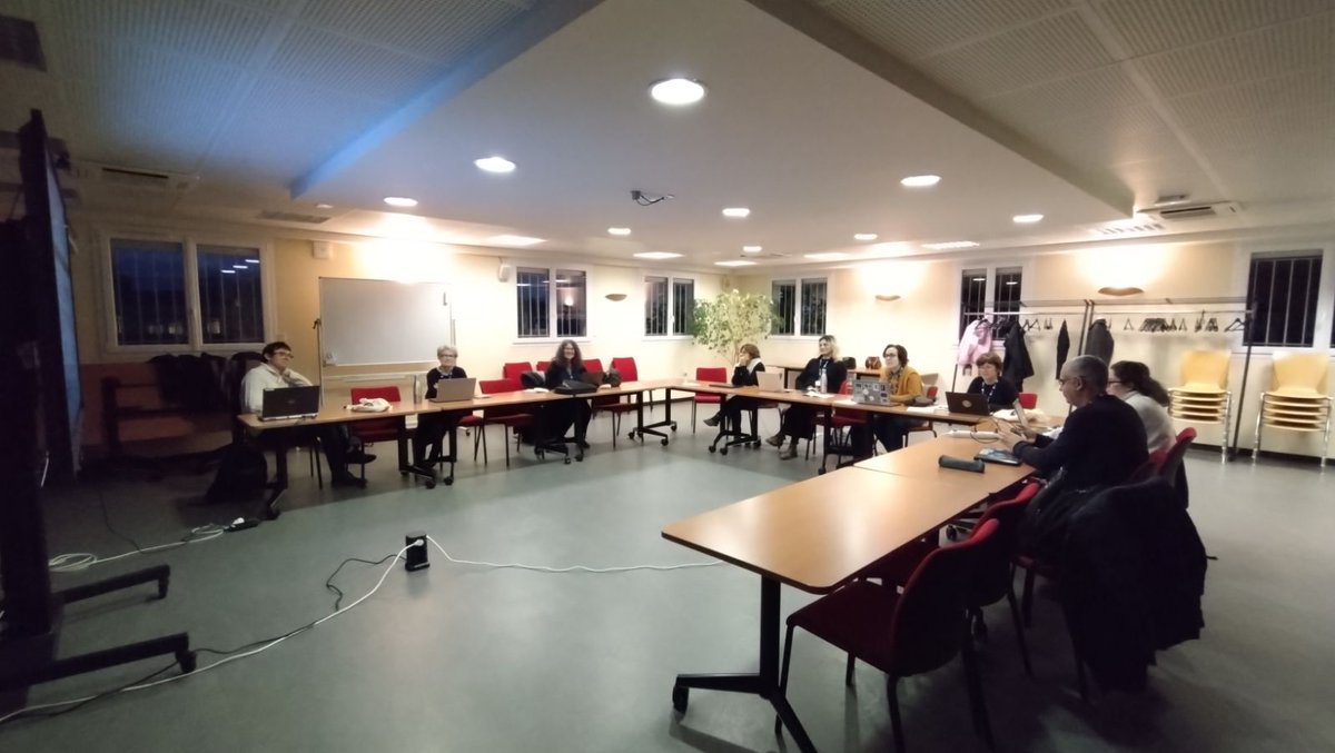 ReseauRenatis's tweet photo. 🟥Aujourd'hui avait lieu la 1ère journée de l'ANF B@O "Boîte à outils" #Renatis ! Exploration d'#API, extraction des #données,  curation et enrichissement de #métadonnées via @OpenRefine au programme ! (https://t.co/dcoODxWipv ) #openscience #metadata #tools #IST #data #formation https://t.co/54oiYgjW5b