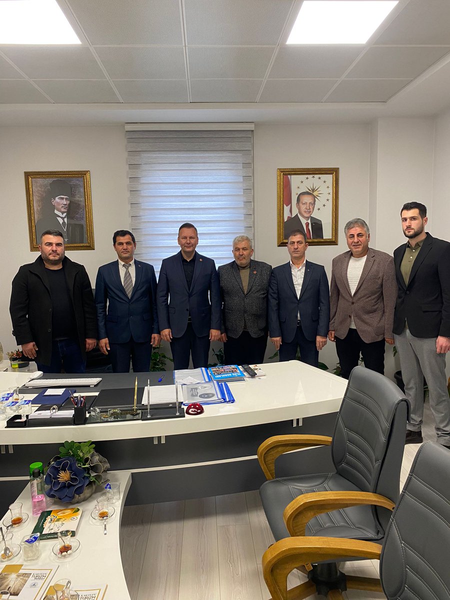 MHP Kartepe İlçe Başkanımız Sn Mehmet Arapoğlu yönetimi Meclis üyemiz Ahmet Güngörmez ile Meclis toplantısına katılım sağladık
 Toplantı sonunda Başkan Yardımcımız Sn Enes Emengen Beyefendiyi ziyaret edip hoş sohbette bulunduk

<a href="/kocaelimhp41/">MHP Kocaeli İl Başkanlığı</a> 
<a href="/arapoglu_m59024/">Mehmet Arapoğlu</a> 
<a href="/EmengenEnes/">Enes Emengen</a>