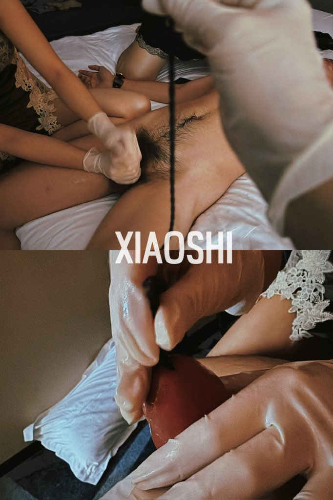 三个女S玩23岁的男狗弟弟
本来围观姐姐doi，奈何弟弟不够硬
太没用了～换人！#小狗系列

#女S #SM #深圳 #字母 #男狗 #小狗 #小狗日记 

抄送@Fengsiyuan @wqganenshi_ https://t.co/2I9H9LbIvI