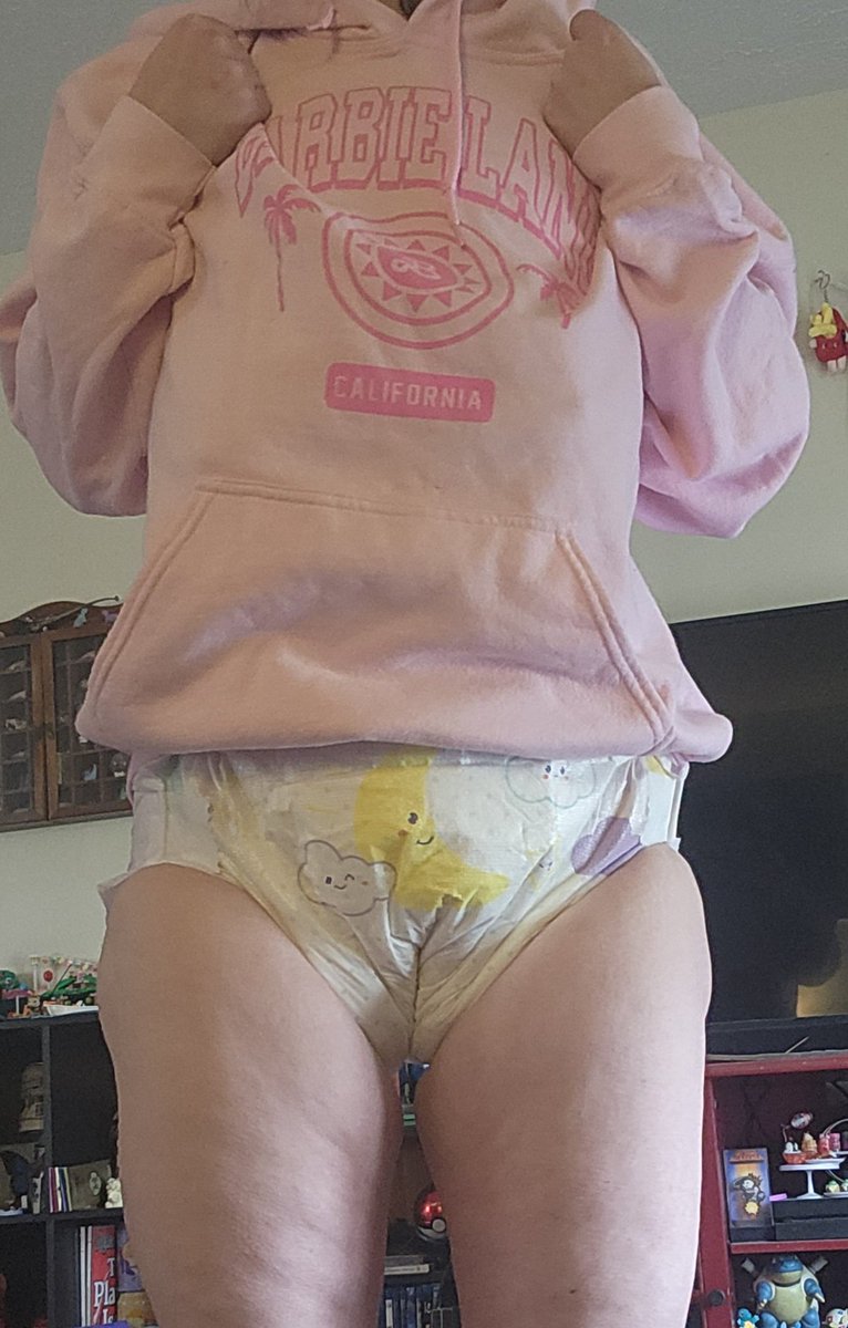 PlaytimePubby's tweet photo. Imposter syndrome, FOMO, getting over being sick. It's time to break out my last ABDL dip and let my brain melt. No more big thoughts. https://t.co/W3FsflbCi0