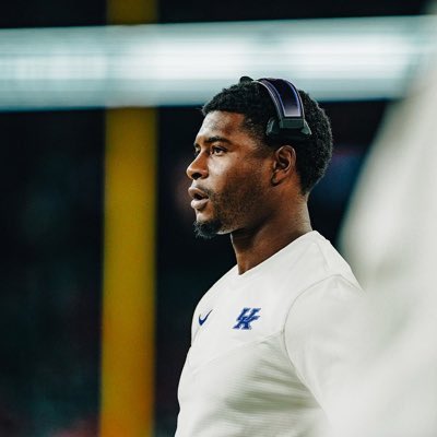BREAKING: #Nebraska is expected to hire #Kentucky WR Coach Daikiel Shorts as its next wide receivers coach #GBR

Shorts previously worked with Dana Holgerson at Houston