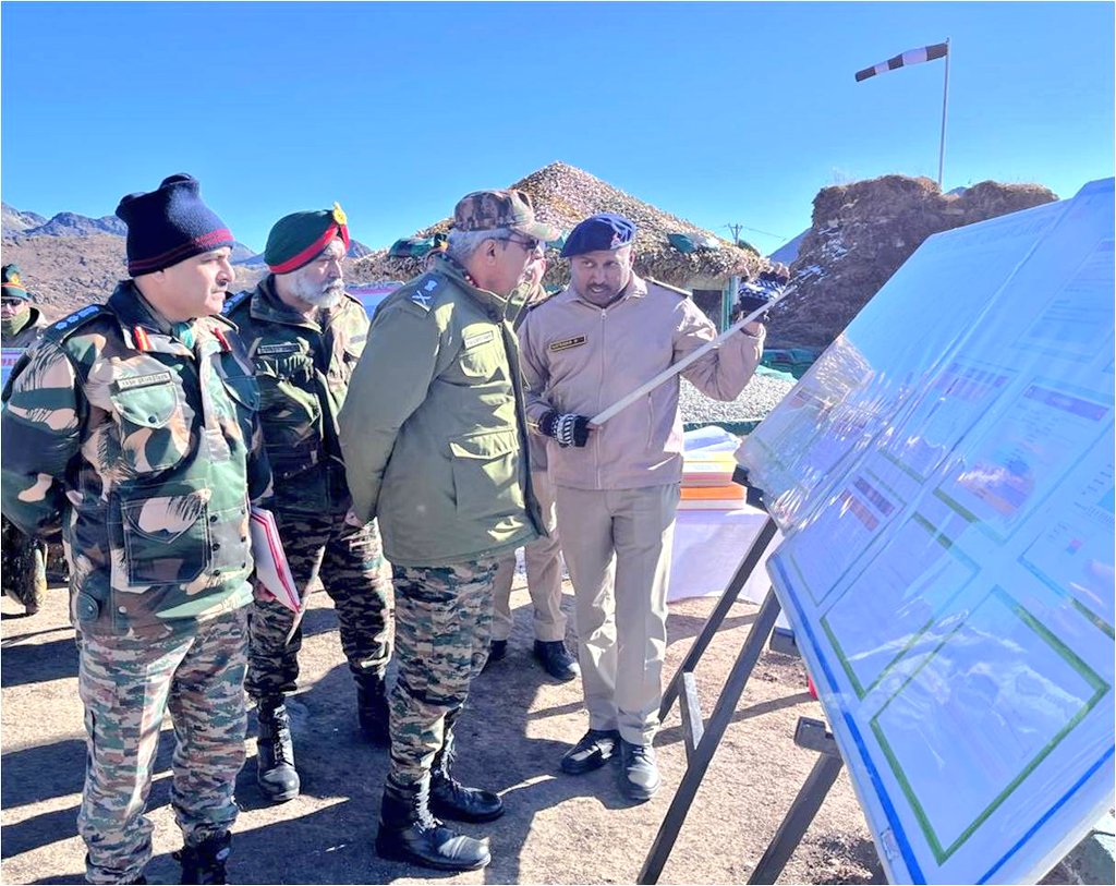 prodefgau's tweet image. Lt Gen Raghu Srinivasan, DG Border Roads visited Guwahati,Tawang and West Kameng. He reviewed the progress of strategically important border roads of Project Vartak through aerial survey of areas in Zimithang and yangtse sectors.
@SpokespersonMoD
@BROindia