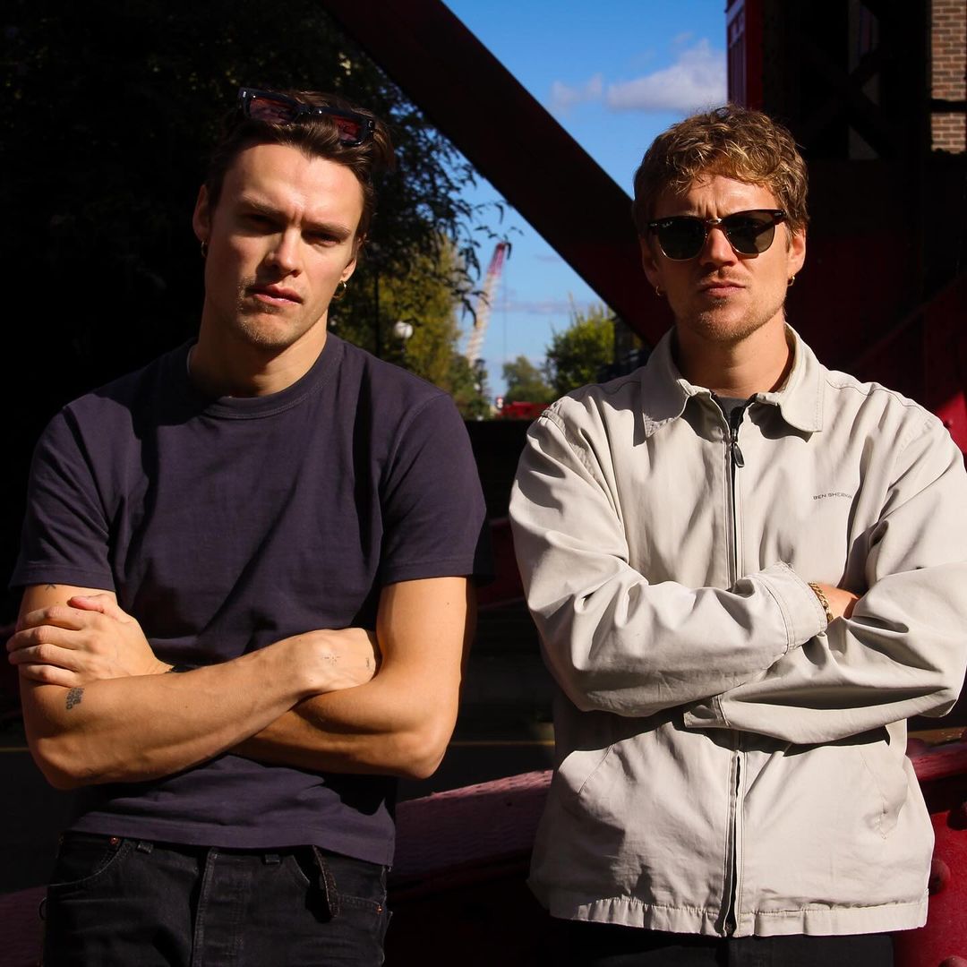 whynow (@whynowworld) on Twitter photo London duo Good Health Good Wealth (<a href="/ghgwmusic/">Good Health Good Wealth</a>) explore the art of turning everyday moments into music, embracing authenticity in 'Full Circle', and rejecting the absurd pressures of the digital age.
Read the full interviewš
whynow.co.uk/read/good-heal⦠London duo Good Health Good Wealth (<a href="/ghgwmusic/">Good Health Good Wealth</a>) explore the art of turning everyday moments into music, embracing authenticity in 'Full Circle', and rejecting the absurd pressures of the digital age.
Read the full interviewš
whynow.co.uk/read/good-healā¦