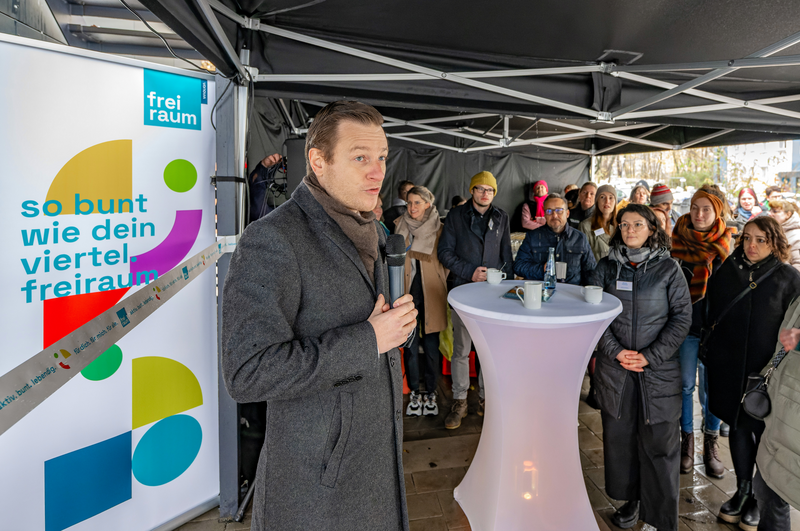 Vonovia_VorOrt's tweet photo. Freiraum für nachbarschaftliches #Engagement! In Wohlers Eichen in #Bremen haben wir von @Vonovia_SE den „freiraum“ eröffnet. Ab sofort steht er der Nachbarschaft zur Verfügung, um gemeinsame Projekte zu verwirklichen und den Gemeinschaftssinn zu stärken. @TimmTebbe https://t.co/Iumk2rtFZi