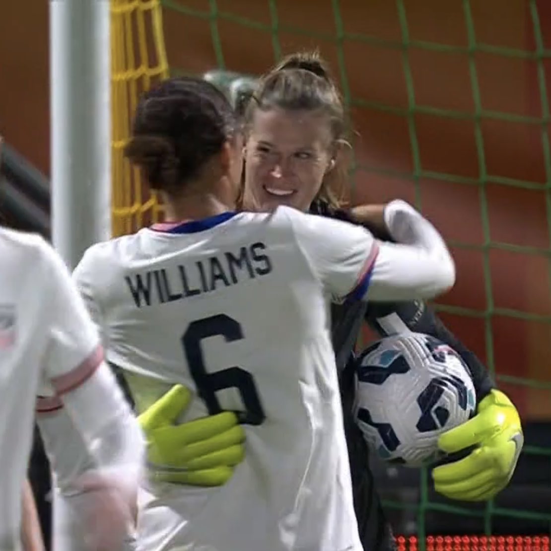 WomensGameMIB's tweet image. Today, USWNT icon Alyssa Naeher hangs up her national team gloves. 115 caps, 2 World Cup titles, an Olympic Gold &amp;amp; Bronze medal, &amp;amp; the only goalkeeper in women’s soccer history to achieve a shutout in a World Cup Final &amp;amp; an Olympic gold medal game. You are one of a kind! ❤️⭐🥲