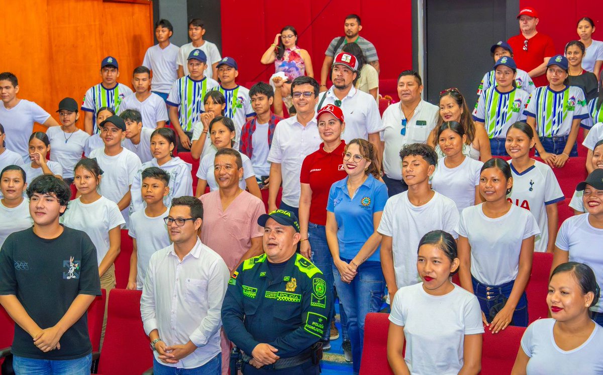 Con la presencia del Gobernador, Oscar Sánchez Guerrero,  desde la  #Secretaria de Salud- programa Salud Sexual y Reproductiva, se lleva a cabo en el teatrino municipal,  la clausura del proceso de  formación de líderes juveniles en salud sexual y reproductiva.