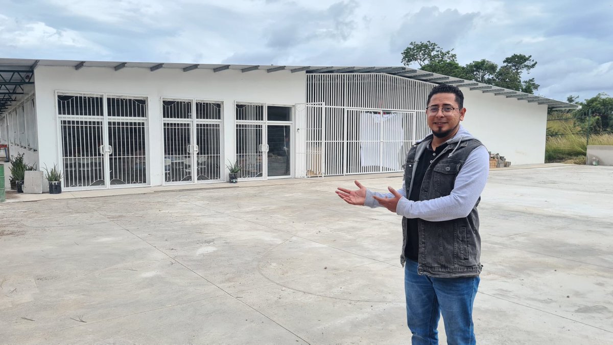 AECID_Honduras's tweet photo. Con @AcoesHonduras inauguramos hoy el #CentroDeDesarrolloHumano al margen del Basurero Municipal de TGU,un espacio transformador en beneficio de 350 niñas/os en exclusión social.Con educación y salud reafirmamos nuestro compromiso con una Honduras +justa.📄https://t.co/6nuhrHwL3t https://t.co/nD5KtvCenL