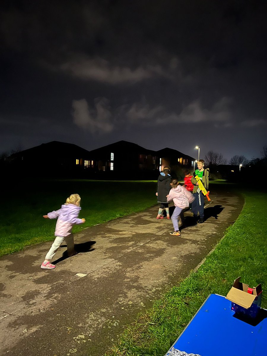 Play_Glos's tweet photo. Lots of fun with fairy lights and cooking on the fire at #AylandGardens this evening.
Our group also enjoyed football and rounds of red light green light๐๐ฟโโ๏ธ ๐โโ๏ธ ๐๐พ ๐ด๐ข
@TNLComFund #CommunityPlay #Play2Nurture #ChildLedPlay #TimeToBe https://t.co/tjqJ8oWyjt