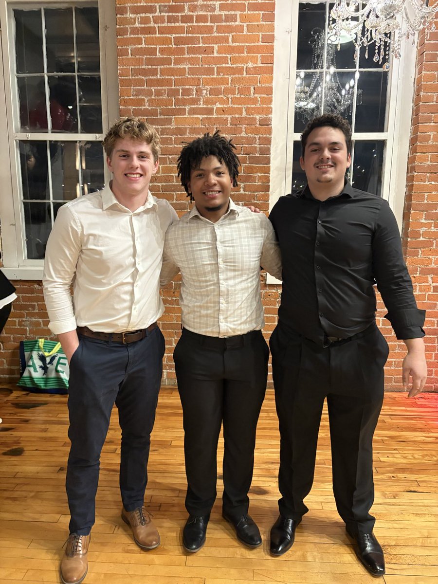 Ponies_Football's tweet photo. 2025 Captains: 
Gus Gregg
Emilio Rosario Matias
Nolan von Behren
#ponypride https://t.co/aTcmP1LKmf