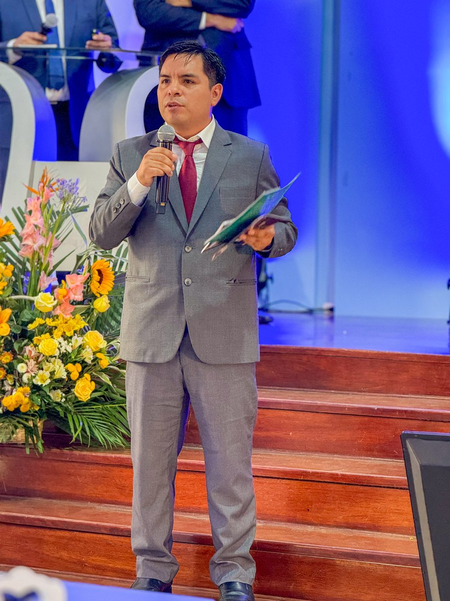 AdventistasANoP's tweet photo. El Pr. José Corrales, líder de Jóvenes, Conquistadores y Aventureros ANoP🇵🇪, presentó las lecciones para clases bíblicas📚de las nuevas generaciones y las actividades misioneras #MaranaSpring 2025:
✔️Día del Conquistador: 20 setiembre 
✔️Semana de la Esperanza: 20 al 27 setiembre https://t.co/97b6GGfzOR