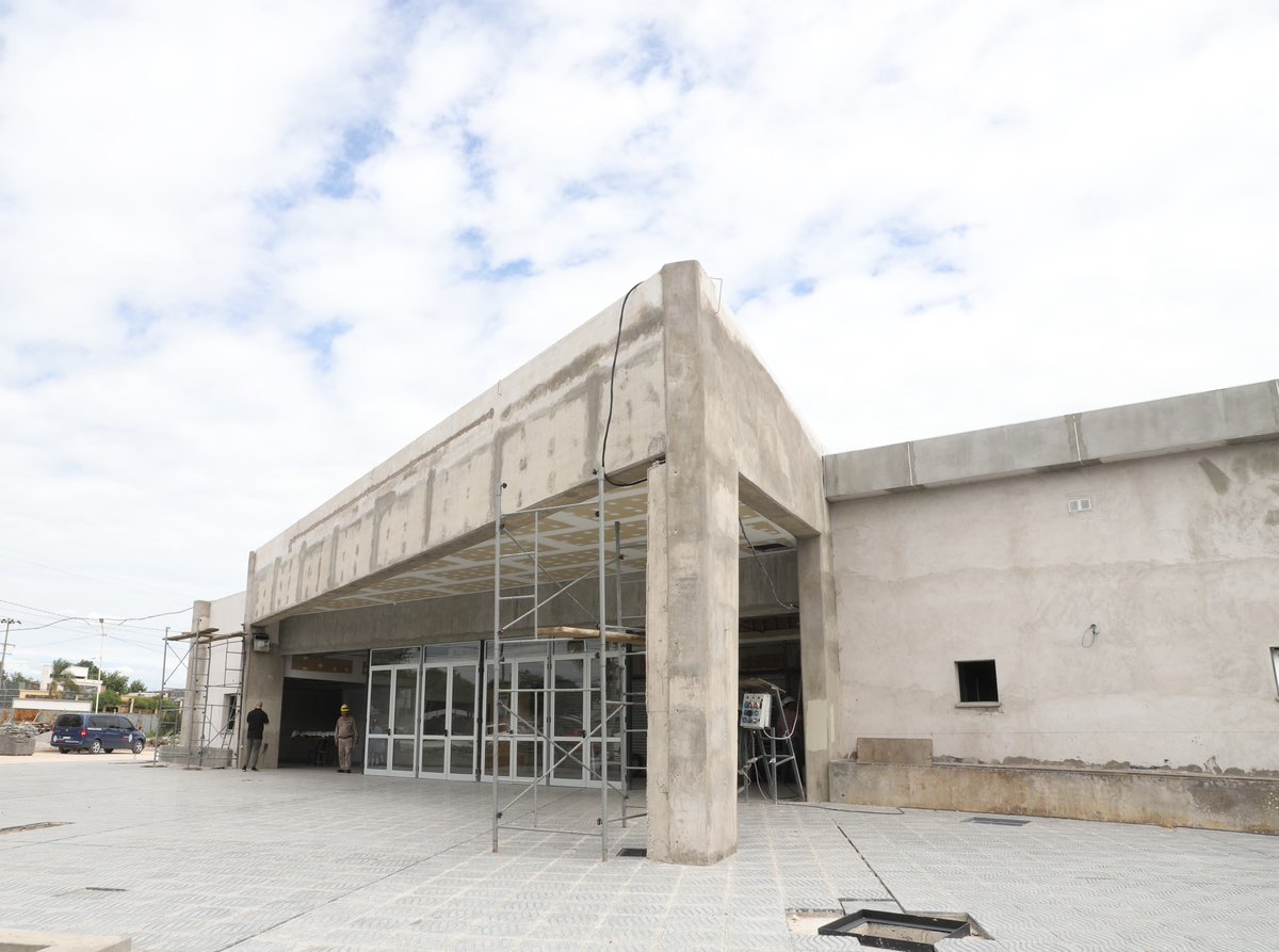 Hechos, no palabras: avanza la construcción de la nueva Terminal de Ómnibus de Gral. Güemes, que registra un avance del 85% 🚎👏🏻

✔️Contará con una superficie de 1.900 metros cuadrados, 13 dársenas para colectivos, boleterías, área cubierta de espera, sector gastronómico, locales