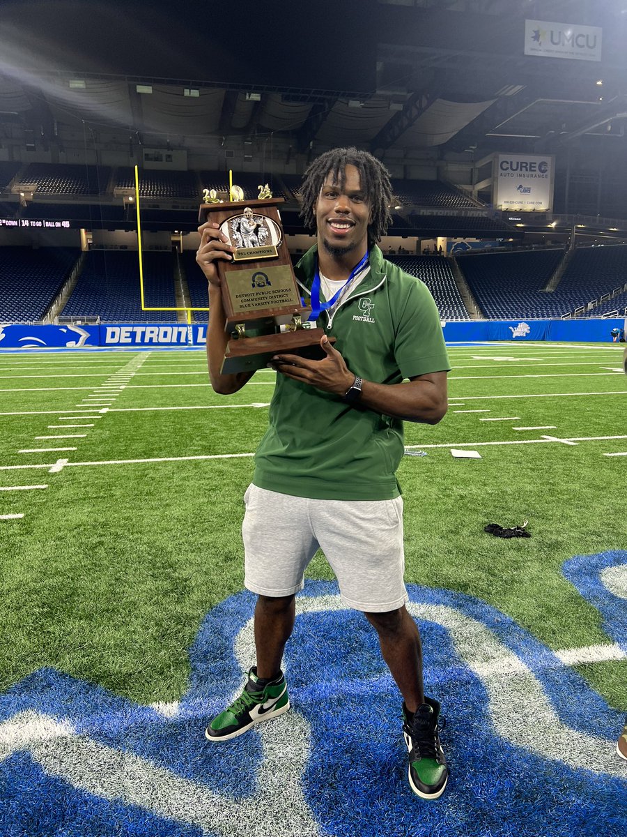 Devin Nicholson tweet media